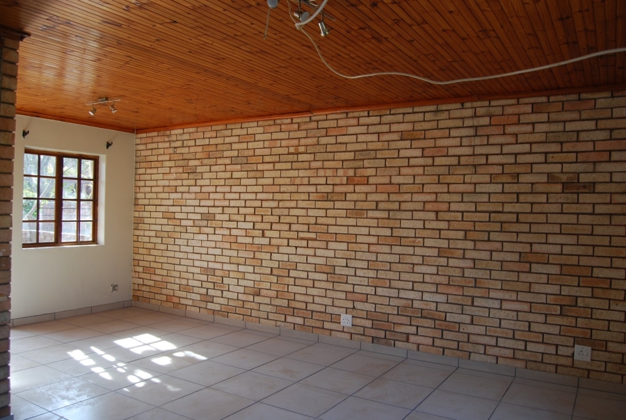 To Let 3 Bedroom Property for Rent in Lovemore Park Eastern Cape